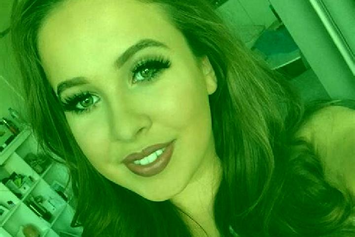 Emma, 20, a brunette amber-eyed indian companion based in Cadereyta de Montes. Offering Travel Companion, A-Level, Roleplay, Party Girl. Available for incall...
