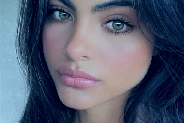 Emma, 20, a brunette dark-eyed middle eastern companion based in Mery. Offering Party Girl, Travel Companion, Deep French Kissing, CIM. Available for incall ...