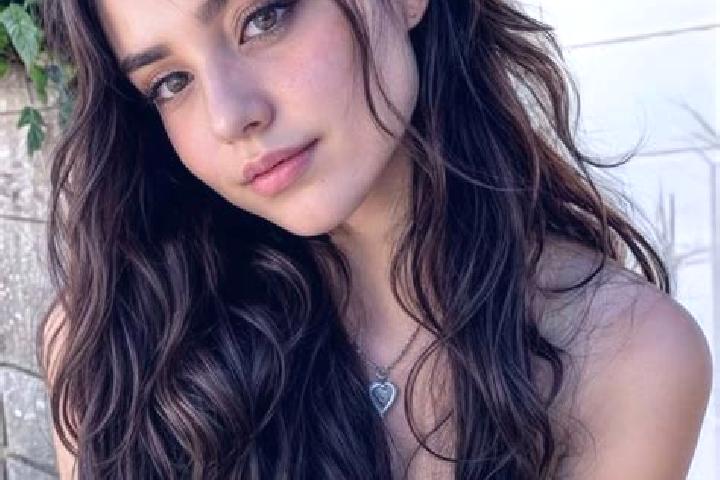 Emma, 20, a brunette hazel-eyed latina companion based in Grachevka. Offering Dinner Date, BDSM, Roleplay. Available for incall and outcall, day and evening ...