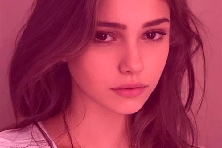 Emma, 20, a chestnut brown-eyed slavic companion based in Tongkang Pechah. Offering Roleplay, Fetish, Travel Companion. Available for incall and outcall, day...