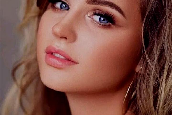 Emma, 20, a dark blonde blue-eyed ebony companion based in Sobontoro. Offering Party Girl, Girlfriend Experience, Couples. Available for incall and outcall, ...