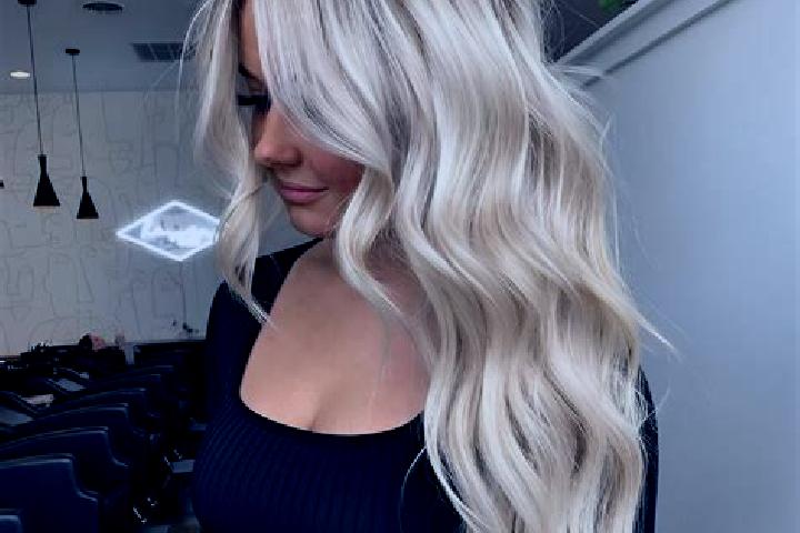 Emma, 20, a platinum blonde dark-eyed ebony companion based in Sitularang Landeuh. Offering Travel Companion, Massage, Roleplay. Available for incall and out...