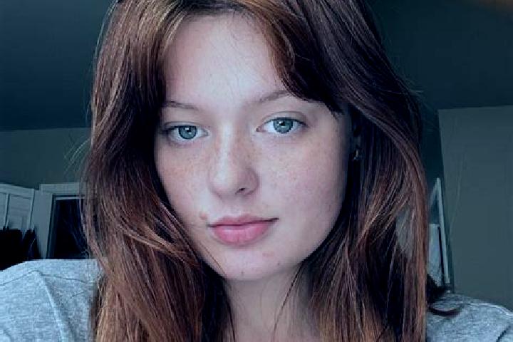 Emma, 20, a red grey-eyed european companion based in Katzenthal. Offering Tantra, Fetish, CIM, 69. Available for incall and outcall, day and evening dates.