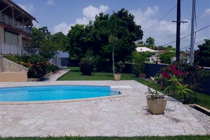 Emma, 20 — Escort in Les Abymes, Guadeloupe