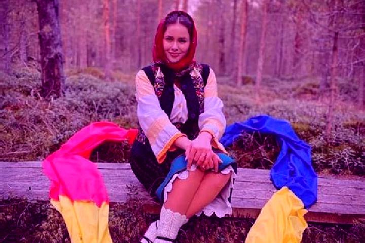 Emma, 20 — Escort in Sadova, Romania