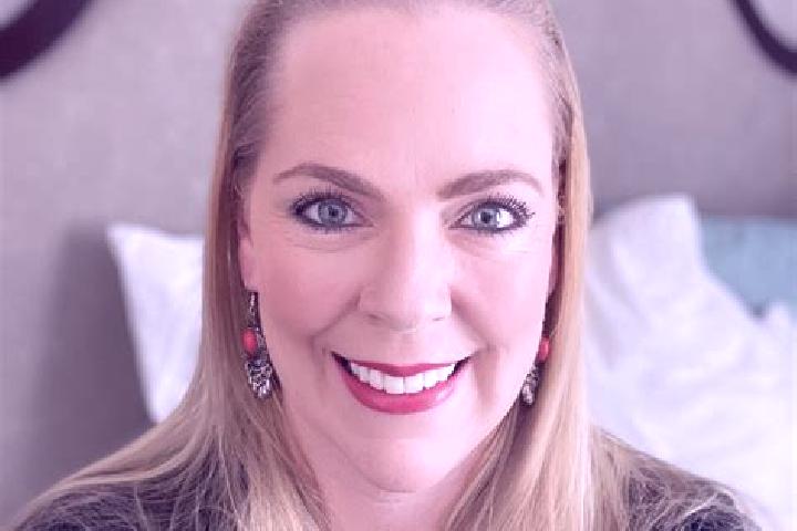 Emma, 20 — Escort in Summertown, Australia