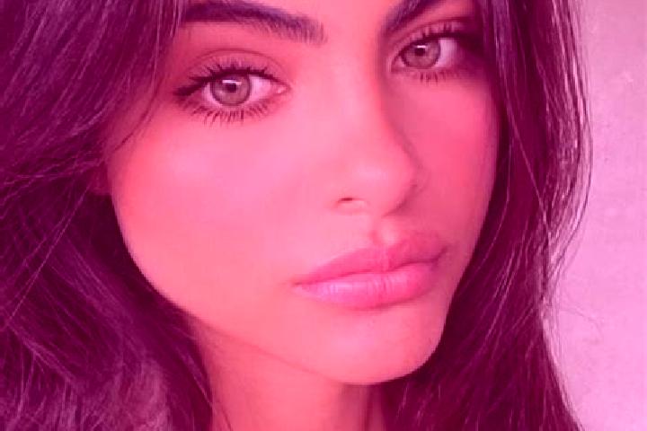 Emma, 21, a brunette grey-eyed indian companion based in Waldo. Offering 69, GFE, Deep French Kissing, CIM. Available for incall and outcall, day and evening...