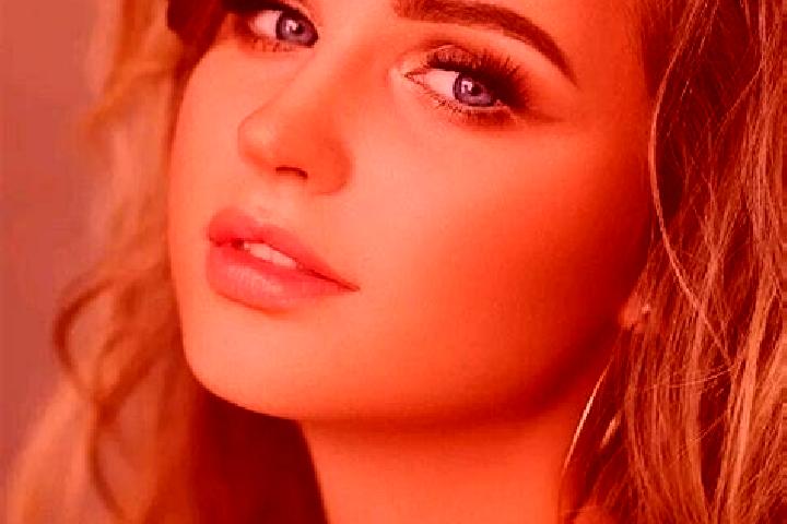 Emma, 21, a dark blonde blue-eyed ebony companion based in Kalamaria. Offering Domination, Tantra, BDSM, Party Girl. Available for incall and outcall, day an...