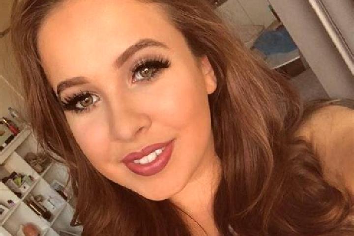 Emma, 21, a dark blonde dark-eyed indian companion based in Mitchell. Offering Travel Companion, A-Level, Massage. Available for incall and outcall, day and ...