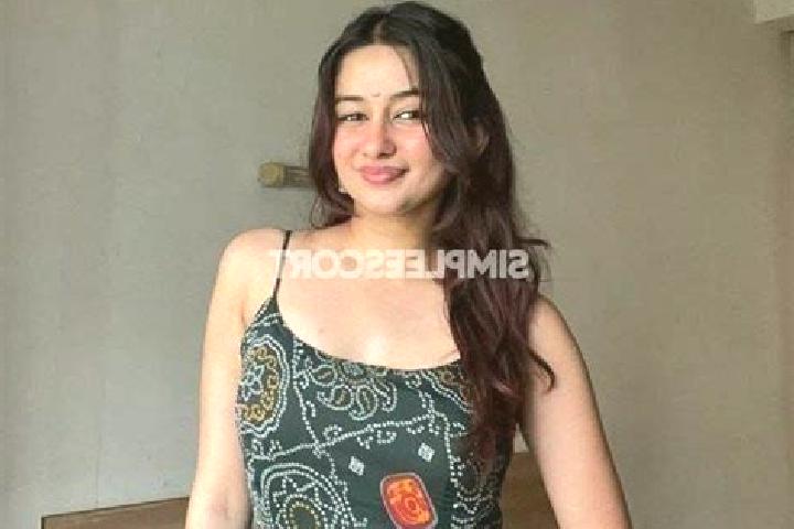 Emma, 21 — Escort in Ghoradongri, India