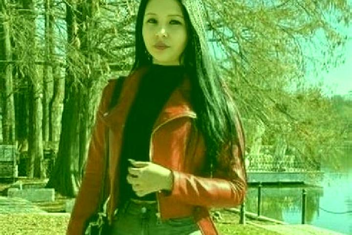 Emma, 21 — Escort in Ploscuteni, Romania