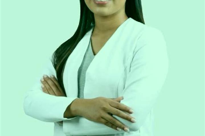 Emma, 21 — Escort in San Vicente, Ecuador
