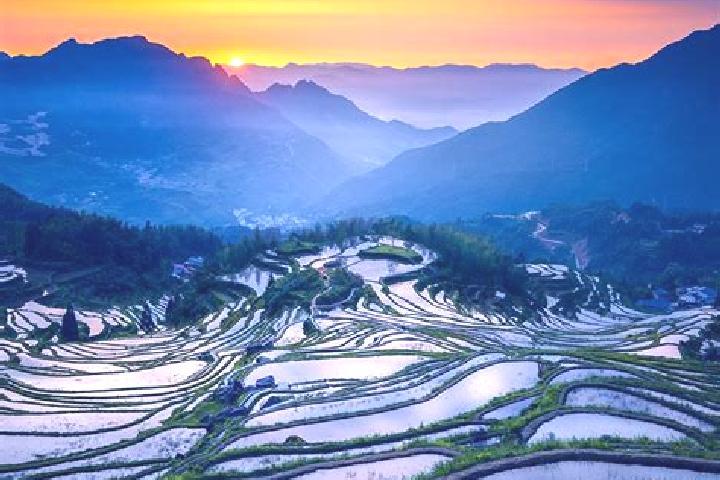Emma, 21 — Escort in Yunhe, China
