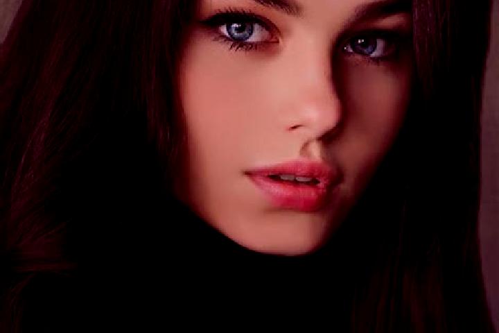 Emma, 22, a auburn amber-eyed slavic companion based in Teluk Nibung. Offering A-Level, 69, GFE, Massage, Erotic Massage. Available for incall and outcall, d...