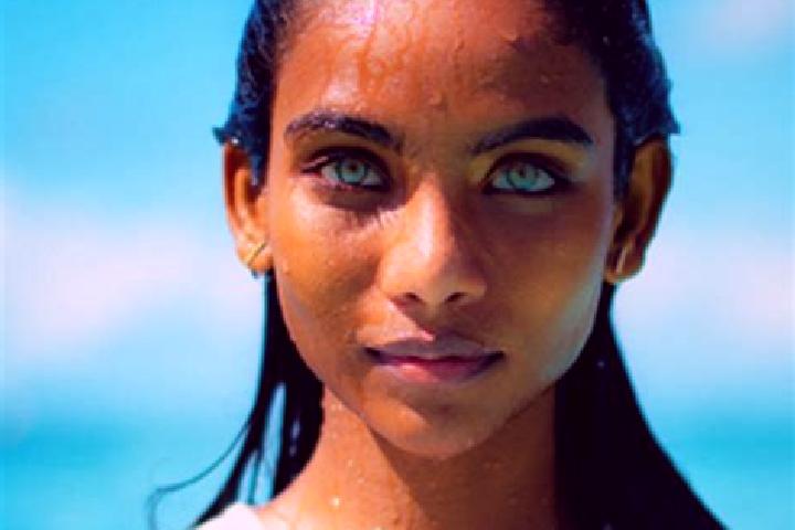 Emma, 22, a black blue-eyed indian companion based in Berrien. Offering Tantra, OWO. Available for incall and outcall, day and evening dates.