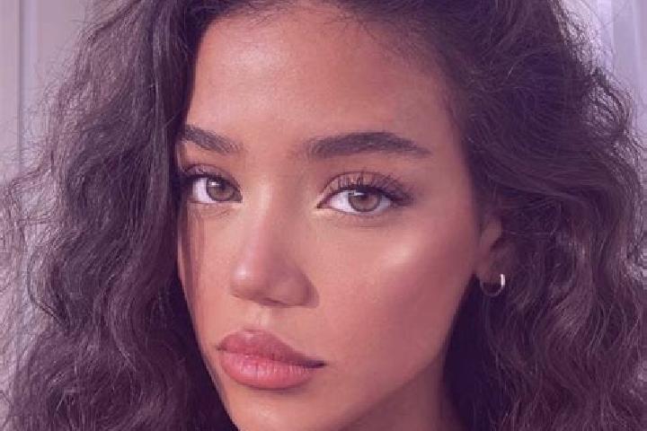Emma, 22, a black brown-eyed european companion based in Hooper. Offering OWO, Party Girl, Overnight, 69. Available for incall and outcall, day and evening d...