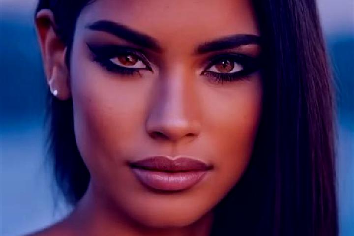 Emma, 22, a black hazel-eyed latina companion based in Belmont. Offering Tantra, Domination, Overnight. Available for incall and outcall, day and evening dates.