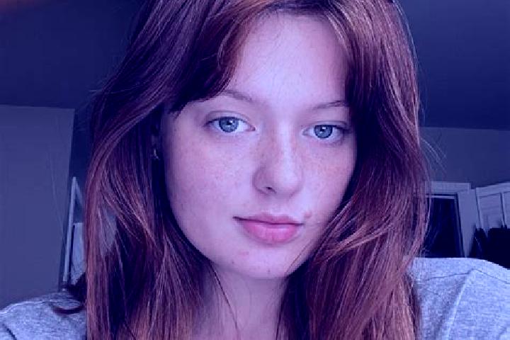 Emma, 22, a red green-eyed caucasian companion based in Challenge-Brownsville. Offering Party Girl, Fetish, Massage. Available for incall and outcall, day an...