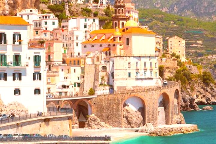 Emma, 22 — Escort in Intragna, Italy