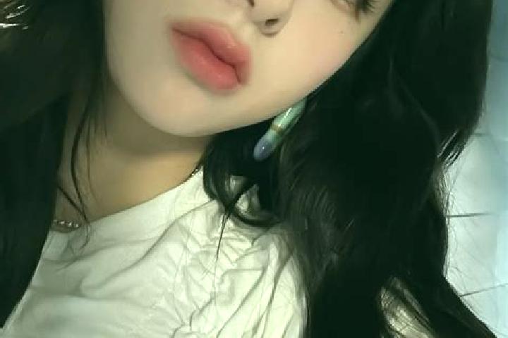 Emma, 22 — Escort in Yunjin, China