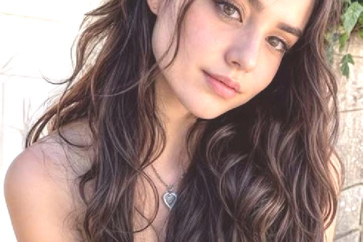 Emma, 23, a auburn amber-eyed caucasian companion based in Troenninge. Offering Deep French Kissing, Erotic Massage, Prostate Massage, Massage. Available for...