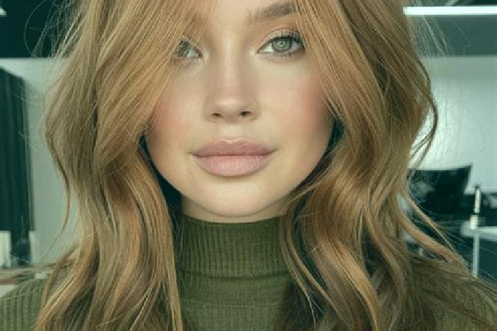 Emma, 23, a auburn grey-eyed indian companion based in Fikhtion. Offering 69, CIM, BDSM. Available for incall and outcall, day and evening dates.