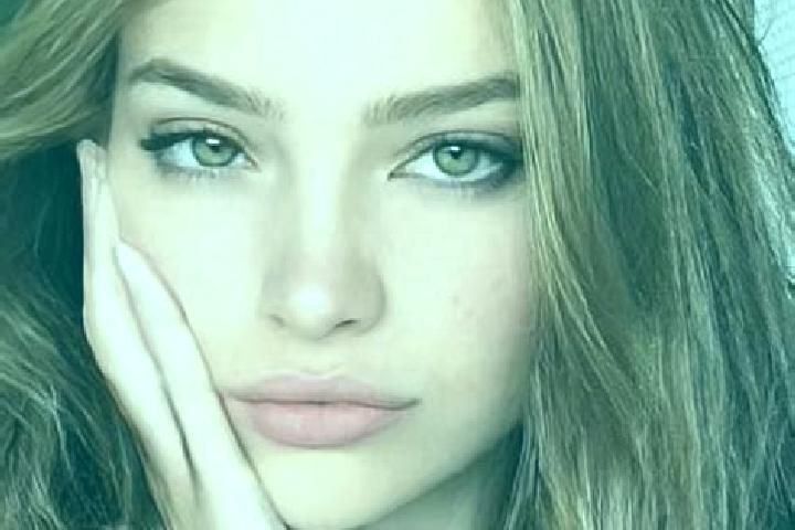 Emma, 23, a blonde brown-eyed latina companion based in Poortje. Offering Roleplay, Girlfriend Experience, Travel Companion. Available for incall and outcall...