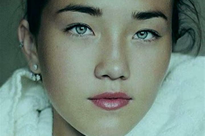Emma, 23, a chestnut grey-eyed caucasian companion based in Wulin. Offering Erotic Massage, Massage. Available for incall and outcall, overnight bookings ava...