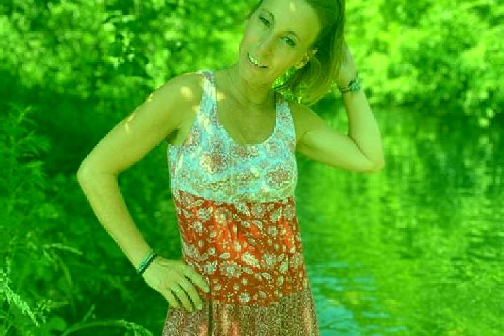 Emma, 23 — Escort in Wethau, Germany
