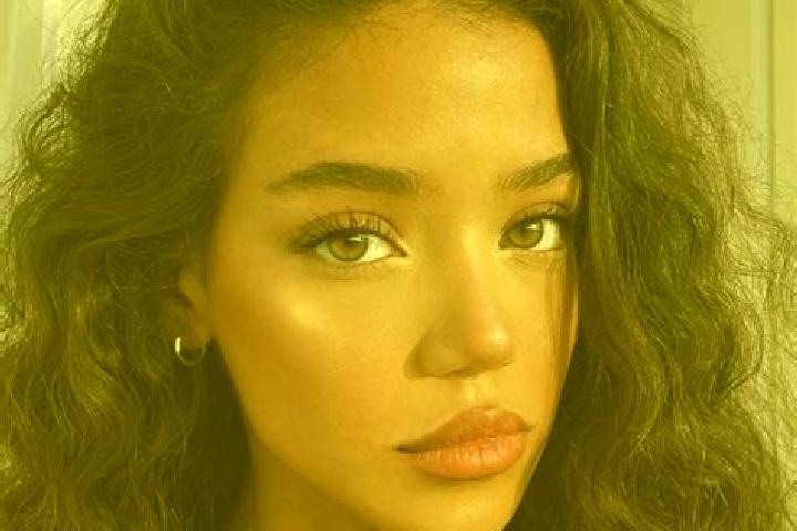 Emma, 24, a black brown-eyed mixed companion based in Imobiliaria Fundiaria e Habitat. Offering Fetish, Party Girl, Striptease, Couples. Available for incall...