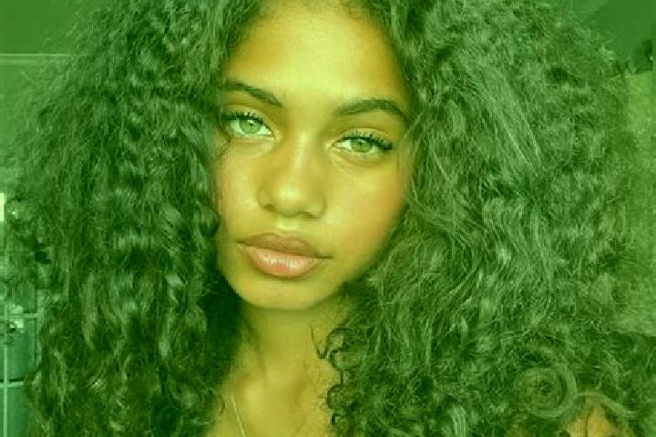 Emma, 24, a chestnut blue-eyed ebony companion based in Batobalane. Offering Overnight, Tantra. Available for incall and outcall, overnight bookings available.