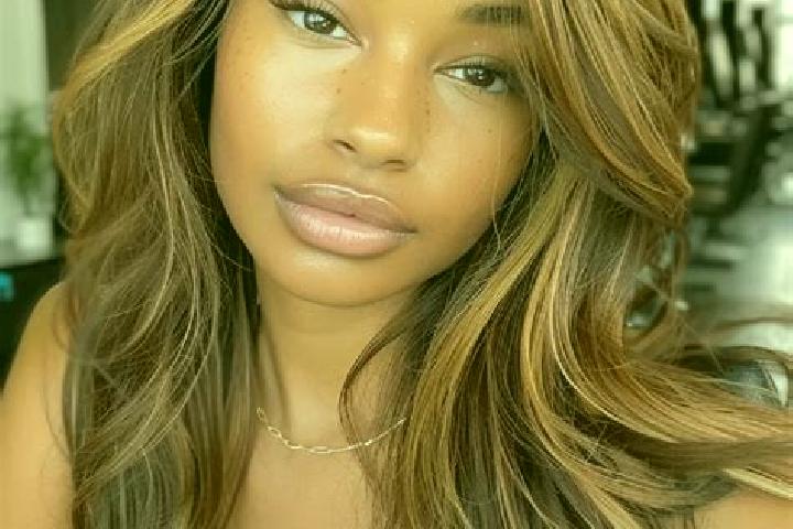 Emma, 24, a dark blonde amber-eyed indian companion based in Vila Nova. Offering Overnight, Deep French Kissing, 69, Roleplay, Dinner Date. Available for inc...