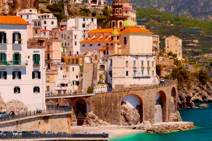 Emma, 24 — Escort in Parona, Italy