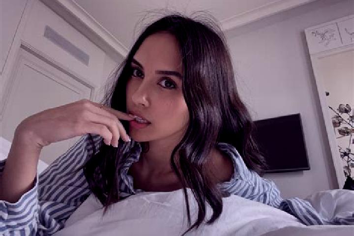 Emma, 25, a brunette green-eyed asian companion based in Plattenburg. Offering A-Level, Fetish, BDSM, Travel Companion, Girlfriend Experience. Available for ...