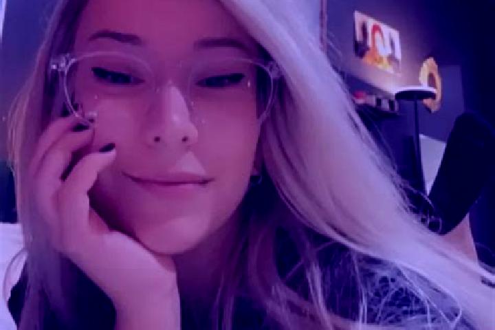 Emma, 25, a platinum blonde grey-eyed mediterranean companion based in Sankt Margarethen an der Sierning. Offering Deep French Kissing, BDSM, Erotic Massage,...