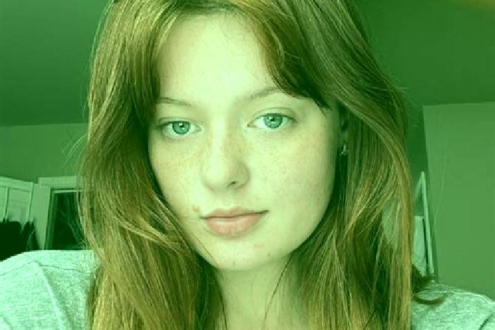 Emma, 25, a red brown-eyed mixed companion based in Tagarades. Offering Duos, CIM, OWO. Available for incall and outcall, day and evening dates.