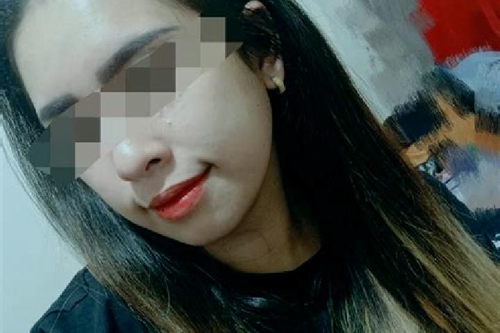 Emma, 25, a red dark-eyed asian companion based in Sandouville. Offering Domination, Couples, 69. Available for incall and outcall, day and evening dates.