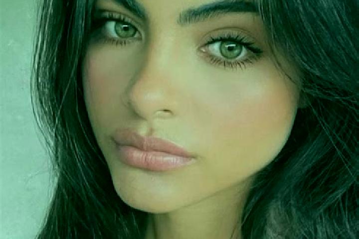Emma, 25, a red green-eyed indian companion based in Glossa. Offering CIM, Erotic Massage, Prostate Massage. Available for incall and outcall, overnight book...