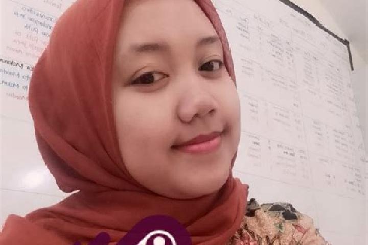 Emma, 25 — Escort in Sukoanyar, Indonesia