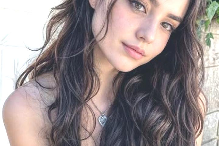 Emma, 26, a auburn brown-eyed middle eastern companion based in Srikakulam. Offering A-Level, Striptease, Deep French Kissing, GFE, Couples. Available for in...