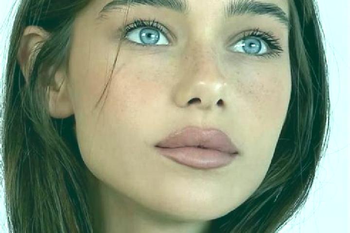 Emma, 26, a brunette brown-eyed mixed companion based in Castletroy. Offering Deep French Kissing, Couples, Erotic Massage, Travel Companion. Available for i...