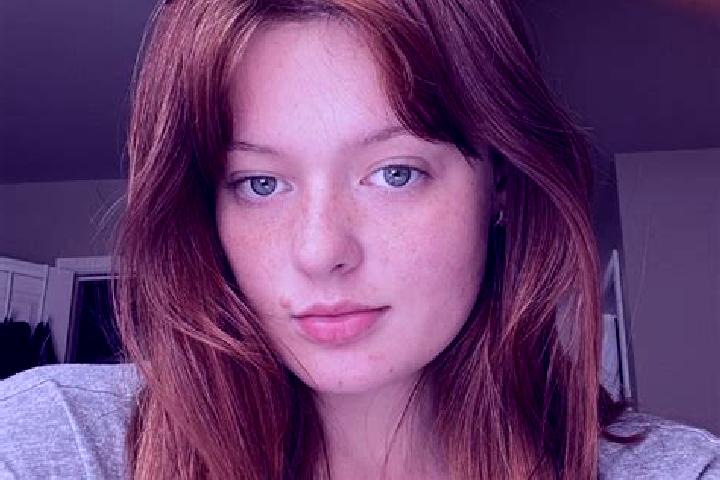 Emma, 26, a red brown-eyed mixed companion based in Nyzhnii Dubovets. Offering Deep French Kissing, OWO, Tantra, Fetish. Available for incall and outcall, ov...