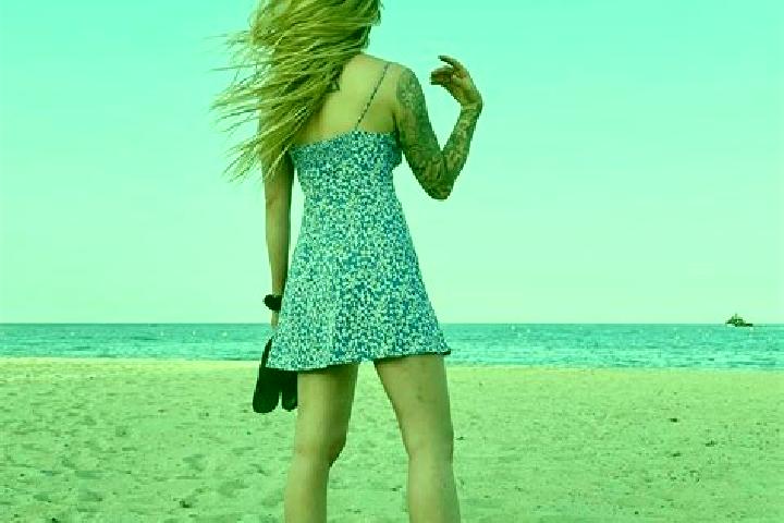 Emma, 26 — Escort in Pampelonne, France