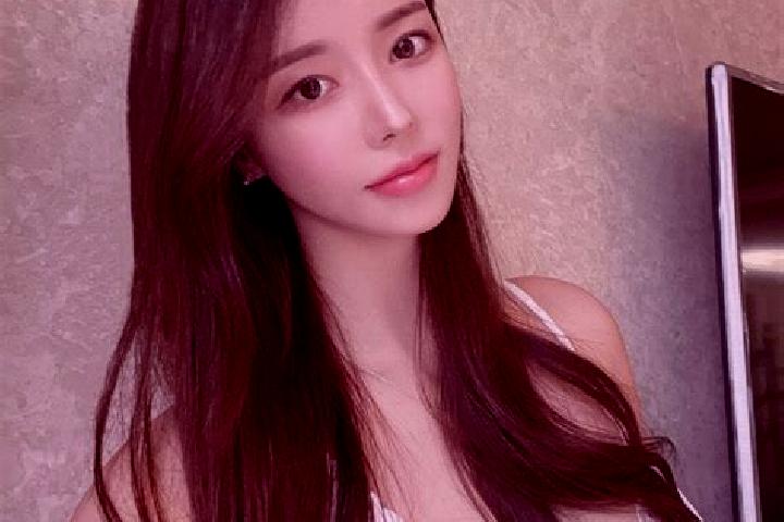 Emma, 26 — Escort in Tasqala, Kazakhstan