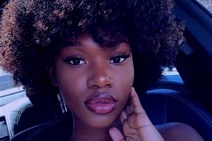Emma, 27, a black dark-eyed ebony companion based in Boleslaw. Offering Overnight, Deep French Kissing, GFE, Striptease. Available for incall and outcall, ov...