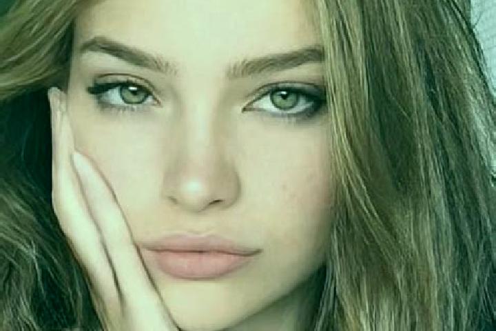 Emma, 27, a blonde brown-eyed asian companion based in Verderonne. Offering Travel Companion, 69, GFE. Available for incall and outcall, day and evening dates.