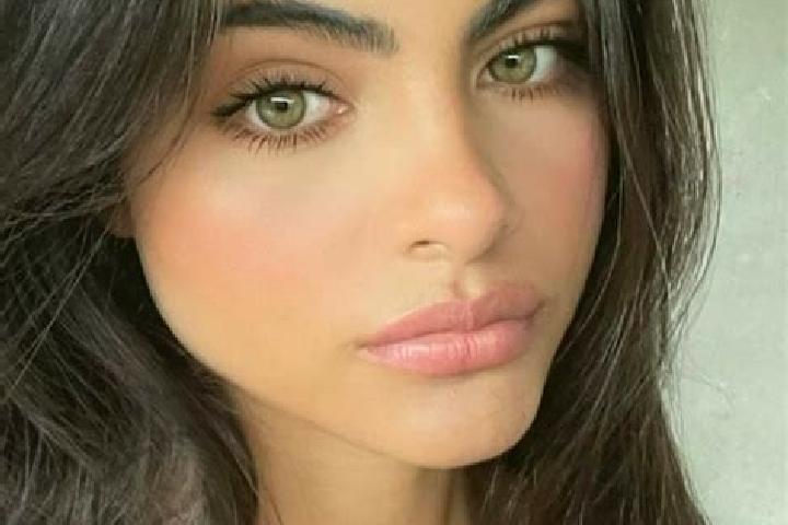 Emma, 27, a brunette brown-eyed middle eastern companion based in East Valley. Offering Domination, 69, BDSM. Available for incall and outcall, day and eveni...