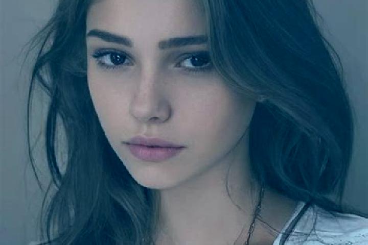 Emma, 27, a chestnut brown-eyed slavic companion based in Ixcatlan. Offering GFE, Erotic Massage, OWO. Available for incall and outcall, overnight bookings a...