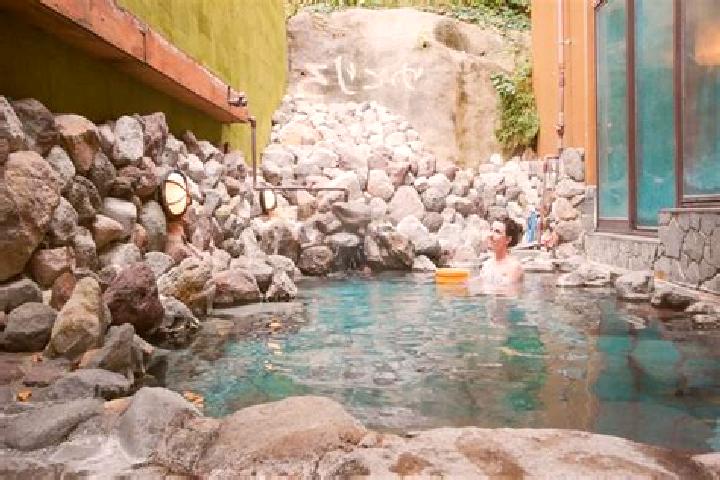 Emma, 27 — Escort in Beppu, Japan