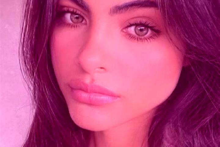 Emma, 28, a brunette green-eyed middle eastern companion based in Podgorzyn. Offering OWO, Fetish, GFE, Tantra. Available for incall and outcall, overnight b...
